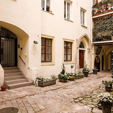 Apartment Lea - Old Town Pressburg Exterior foto