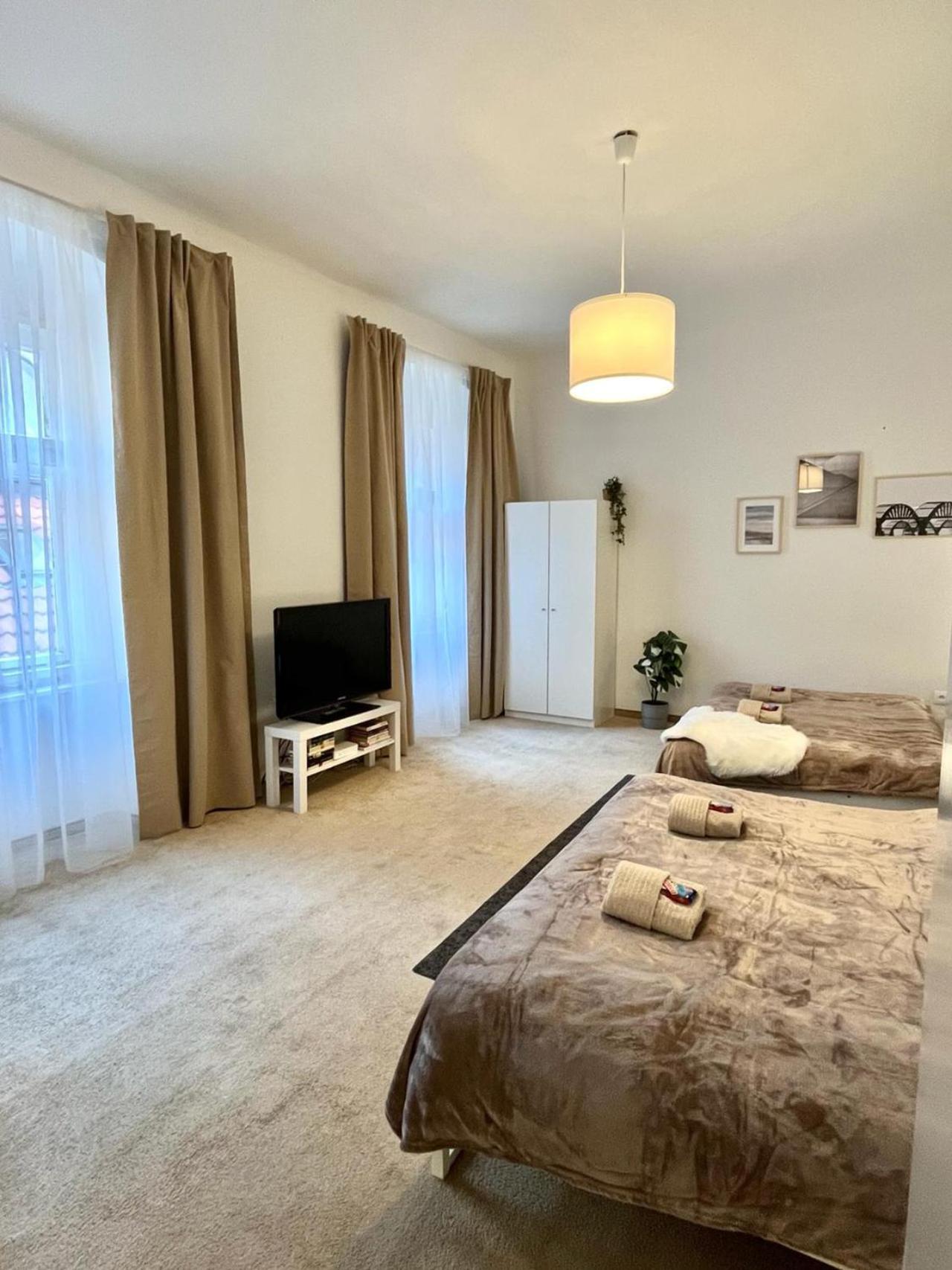 Apartment Lea - Old Town Pressburg Exterior foto